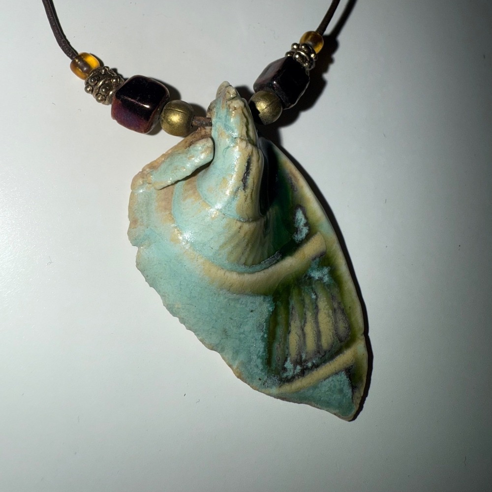 Unbranded Ceramic Shell Pendant Necklace Unisex OS Teal Brown Excellent Artisan - Picture 5 of 10